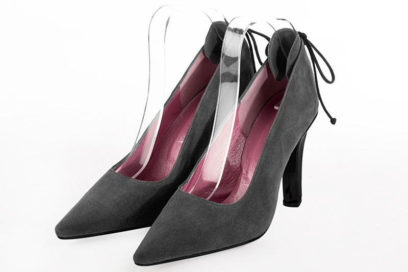 Dark grey women's dress pumps, with a round neckline. Pointed toe. High slim heel. Front view - Florence KOOIJMAN